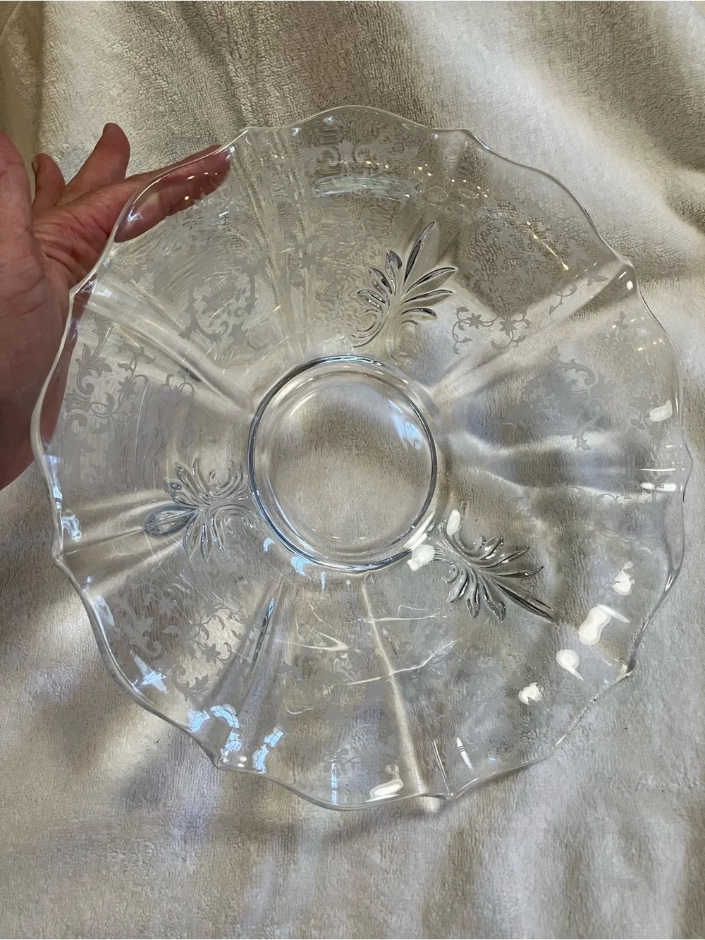 VTG Fostoria Glass Company serving bowl Baroque shape, Chintz floral etching
